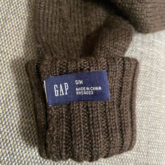 EUC Gap brown women’s gloves (s/m) & scarf set - Picture 4 of 9